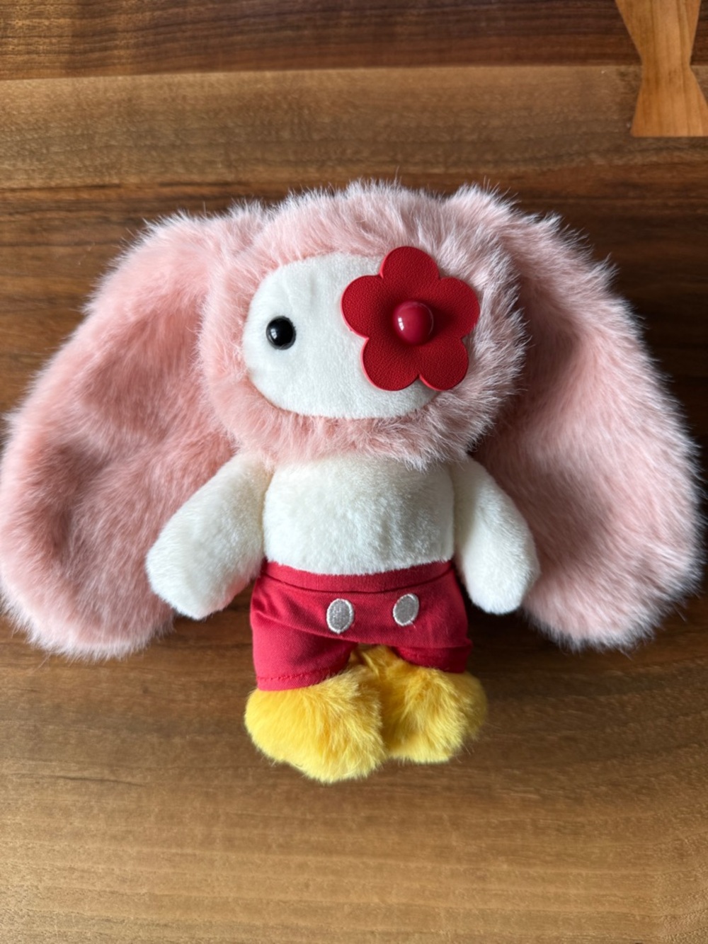 Cj Hendry Juju #16 Minnie keychain